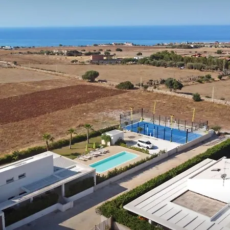 Arilla Con Piscina E Padel *