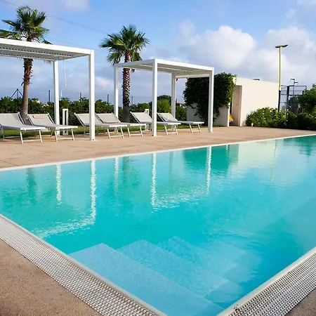 Arilla Con Piscina E Padel Villa