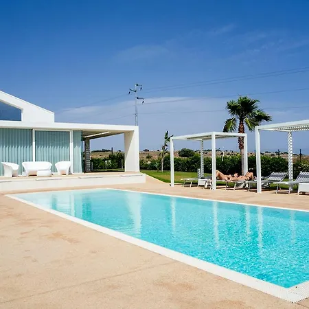 Arilla Con Piscina E Padel