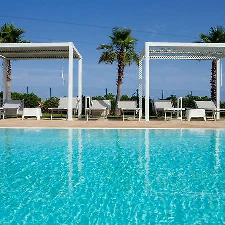 Arilla Con Piscina E Padel